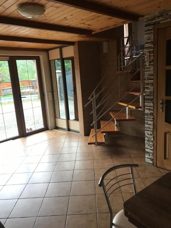 Vacation Home Yabluniv Ngoại thất bức ảnh