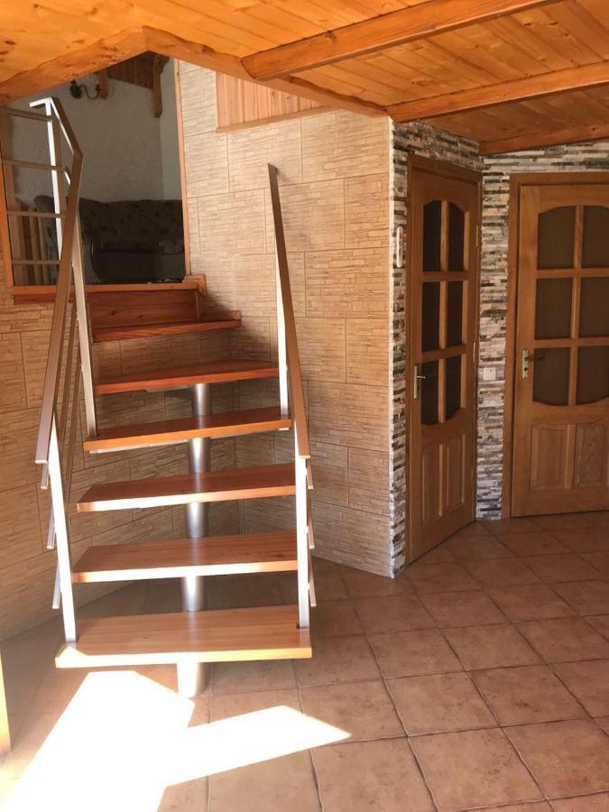 Vacation Home Yabluniv Ngoại thất bức ảnh